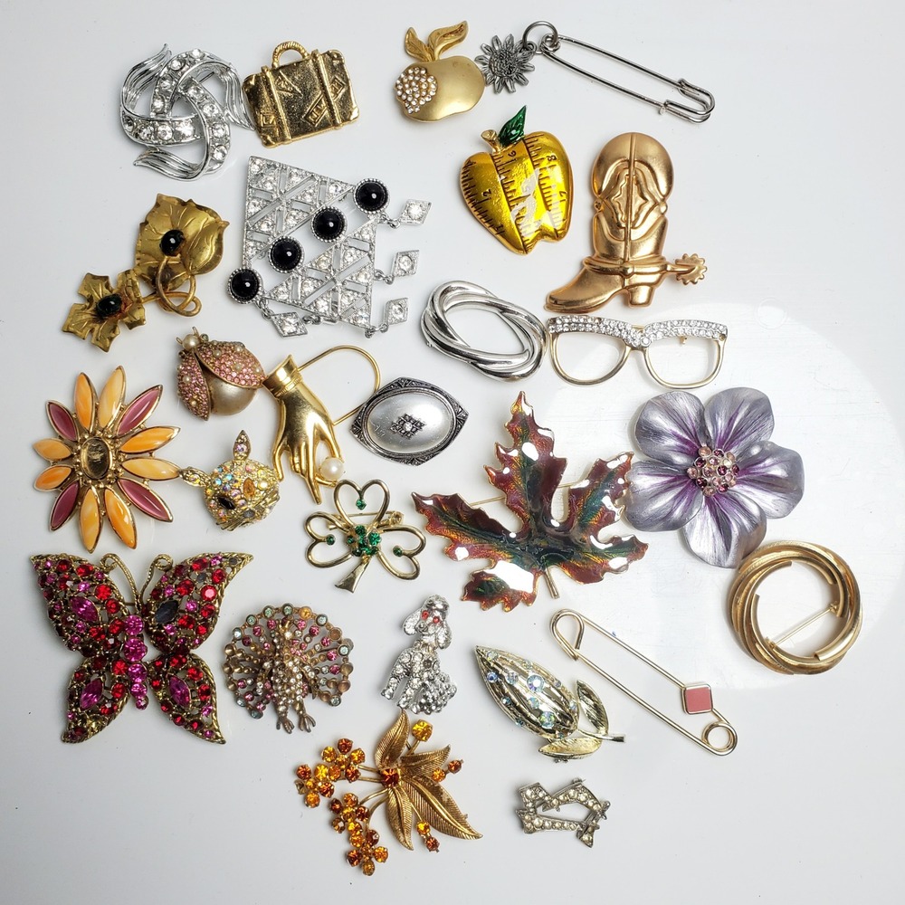 Set of 25 Vintage Brooches Pins Lot Rhinestone Enamel Animal Floral Craft Junk